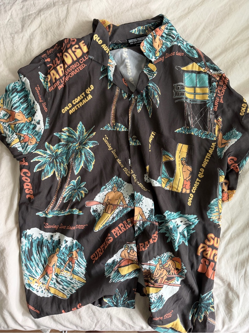 Vintage-Inspired Black Surf Print Short-Sleeve Shirt